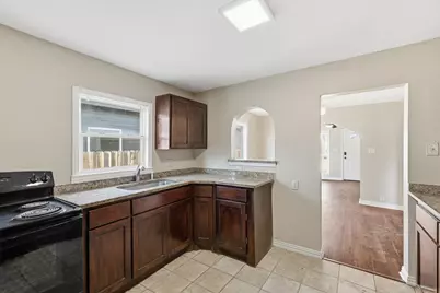 2838 Frost Avenue, Dallas, TX 75215 - Photo 13