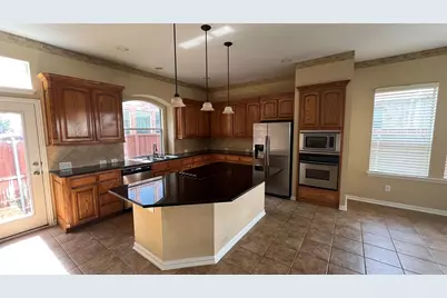 2205 Eagles Nest Drive, Euless, TX 76039 - Photo 9