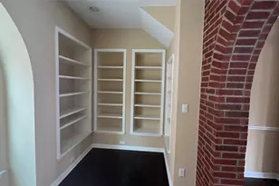 2205 Eagles Nest Dr, Euless, TX 76039 - Photo 11