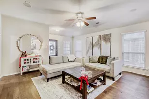 9913 Prairie Dog Ln, McKinney, TX 75071 - Photo 5