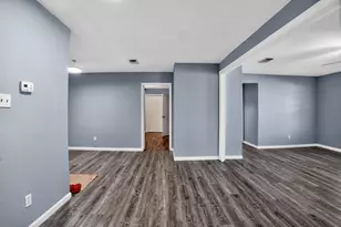 1304 E Franklin St, Hillsboro, TX 76645 - Photo 9