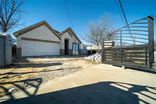 2215 Crystal Dr, Balch Springs, TX 75180 - Photo 3