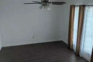 210 Sixpence Ln, Euless, TX 76039 - Photo 3