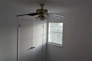 210 Sixpence Ln, Euless, TX 76039 - Photo 17