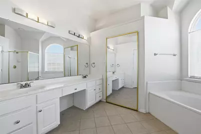 5709 Christy Lane, Haltom City, TX 76137 - Photo 25