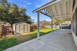 5709 Christy Ln, Haltom City, TX 76137 - Photo 33