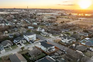 1967 Gallagher St, Dallas, TX 75212 - Photo 37