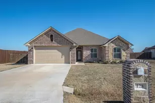 128 Ocean Lake Dr, Edgewood, TX 75117 - Photo 1