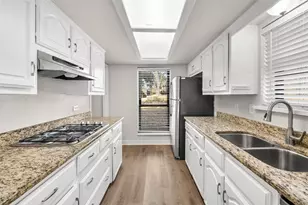 1604 Brighton Dr, Carrollton, TX 75007 - Photo 5