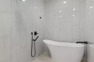 304 Mariners Wy, Wichita Falls, TX 76308 - Photo 9