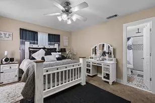 137 N Jessup St, Alvarado, TX 76009 - Photo 11