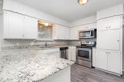 712 Springhill Drive, Hurst, TX 76054 - Photo 7