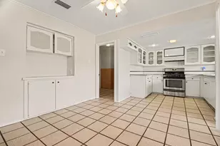 3417 Cavalier Ct, Irving, TX 75062 - Photo 9