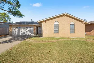 3417 Cavalier Ct, Irving, TX 75062 - Photo 1