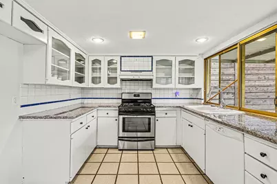 3417 Cavalier Court, Irving, TX 75062 - Photo 9