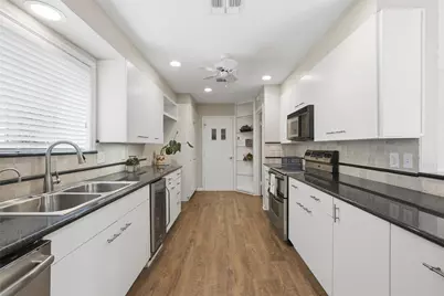 4425 Westchester Drive, Waco, TX 76710 - Photo 11