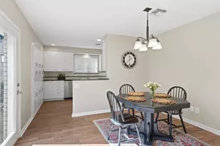 4425 Westchester Dr, Waco, TX 76710 - Photo 9