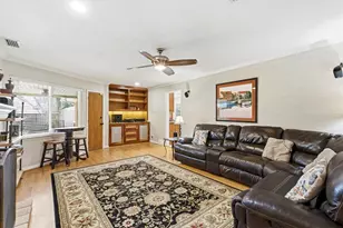 6256 Saratoga Cir, Dallas, TX 75214 - Photo 11