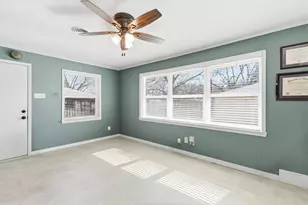 6256 Saratoga Cir, Dallas, TX 75214 - Photo 17