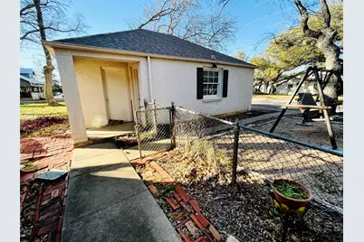 401 S Hillcrest Avenue, Eastland, TX 76448 - Photo 9