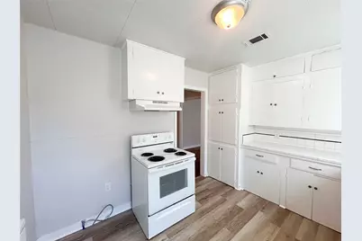 608 W Lake Street W, Ennis, TX 75119 - Photo 13