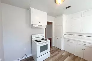 608 W Lake Street W, Ennis, TX 75119 - Photo 13