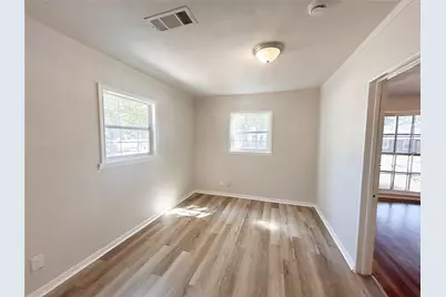 608 W Lake Street W, Ennis, TX 75119 - Photo 17