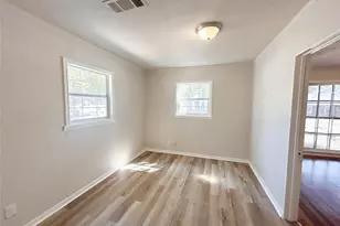 608 W Lake Street W, Ennis, TX 75119 - Photo 17