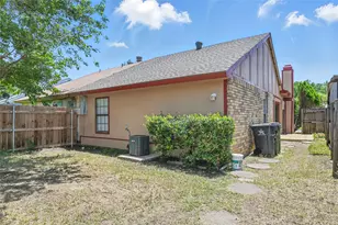 2415 Sunflower Dr, Arlington, TX 76014 - Photo 13