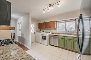 528 Buena Vista Dr, Hurst, TX 76053 - Photo 11