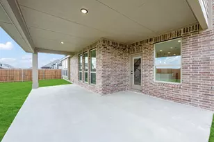 925 Cannes Dr, Red Oak, TX 75154 - Photo 37