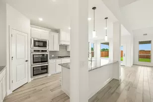 925 Cannes Dr, Red Oak, TX 75154 - Photo 11