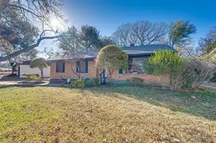 2601 S Glenbrook Dr, Garland, TX 75041 - Photo 5