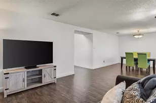 2511 Rio Grande Dr, Grand Prairie, TX 75052 - Photo 9