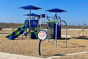 1928 Cherokee Ln, Cleburne, TX 76033 - Photo 5