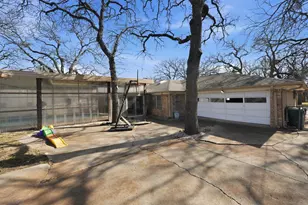 1605 Northlake Ct, Arlington, TX 76012 - Photo 17