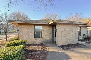 118 Maple St, Arlington, TX 76011 - Photo 1