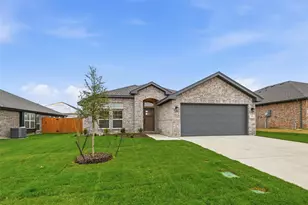 1408 Quail Crk Dr, Cleburne, TX 76033 - Photo 3