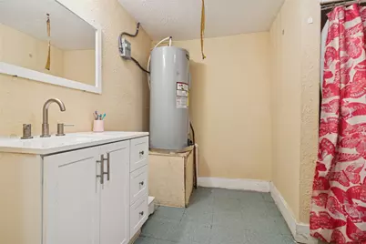 805 E 11th Street, Kemp, TX 75143 - Photo 13