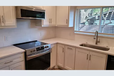 13124 Kerr Trail, Farmers Branch, TX 75244 - Photo 7