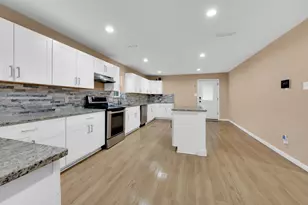 910 S Preston St, Ennis, TX 75119 - Photo 11