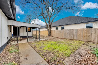 910 S Preston Street, Ennis, TX 75119 - Photo 21