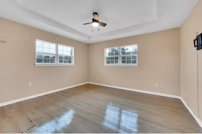 910 S Preston Street, Ennis, TX 75119 - Photo 13