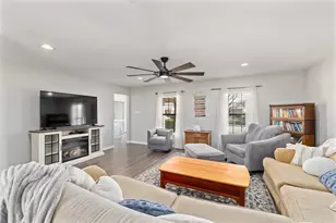 7921 Pebblebrook Dr, Watauga, TX 76148 - Photo 9