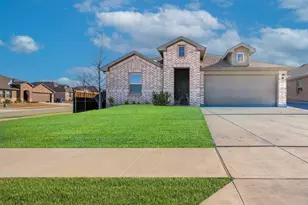 417 Destin Dr, Fort Worth, TX 76131 - Photo 1
