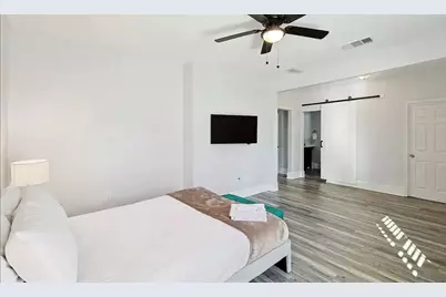 702 N Edgefield Avenue, Dallas, TX 75208 - Photo 7