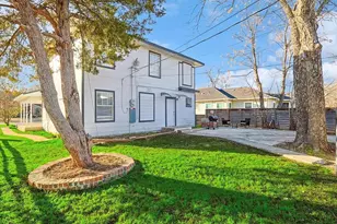 702 N Edgefield Ave, Dallas, TX 75208 - Photo 3