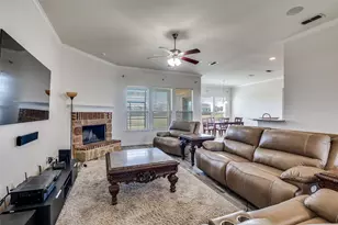 124 Windsor Cir, Waxahachie, TX 75165 - Photo 5