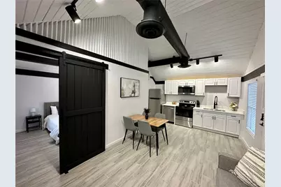 3345 8th Avenue #sideapartment, Fort Worth, TX 76110 - Photo 3