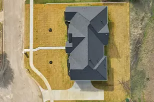 509 Emma St, Grandview, TX 76050 - Photo 5